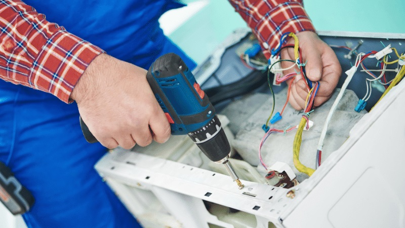 Sincan Mitsubishi Mitsubishi çamaşır makinesi kart tamiri – Su almama arızası orijinal parça ile giderildi. - Teknik servis örneği